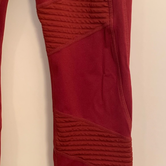 Fabletics Motion 365 Leggings Side Pockets Textured Moto Tights Women’s Large - Picture 2 of 7